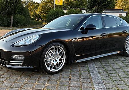 Porsche Panamera 4S