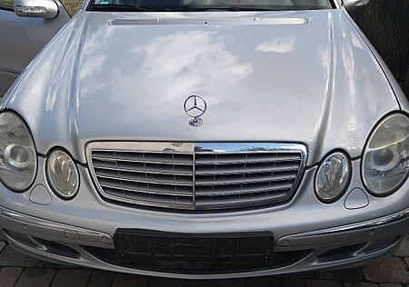 Mercedes-Benz 200 E Komp.NGT Aut./Navi/Xenon/Leder/PDC/SHZ/AHK