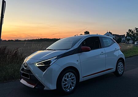 Toyota Aygo (X) Aygo (X) 1,0-l-VVT-i x-JBL x-JBL