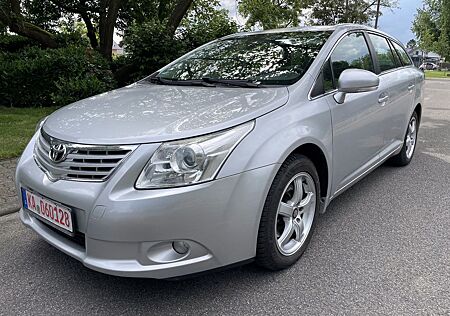 Toyota Avensis Combi Edition 2.2 D-4D