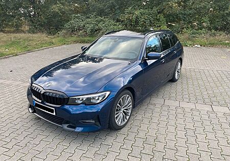 BMW 320d Touring Sport Line *PANO* *MEMORY* *AHK*