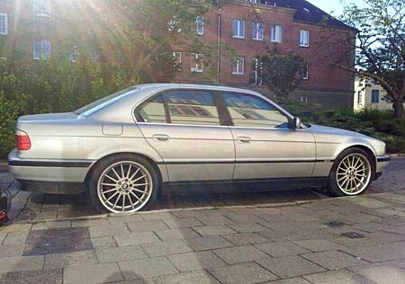 BMW 740i Auto