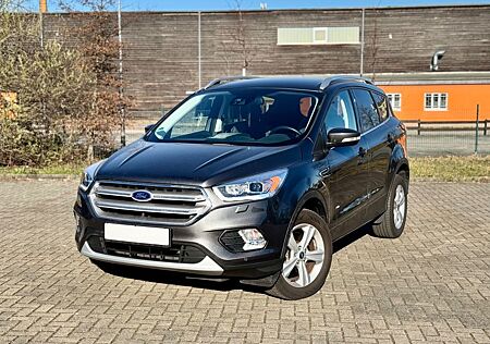 Ford Kuga 1,5 EcoBoost 4x4 134kW Titanium Autom. ...