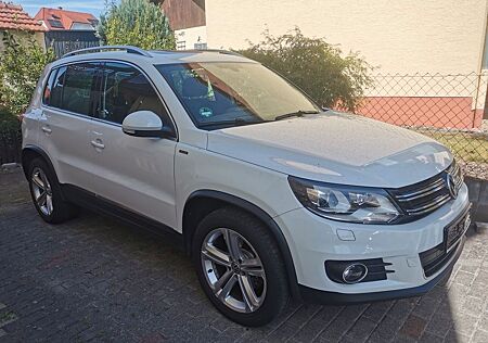 VW Tiguan Volkswagen 1.4 TSI BlueMotion T LOUNGE Sport & S...