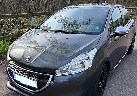 Peugeot 208 1.6 Style BlueHDi 100 STOP & START Style