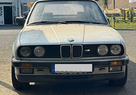 BMW 325 VFL teiltestauriert