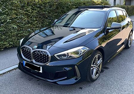 BMW M135i xDrive/Headup/Pano/Cam/Garantie