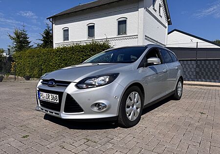Ford Focus 2,0TDCi Titanium Turnier NAVI*PDC*TEMP*AHK