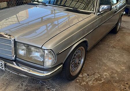 Mercedes-Benz CE 230