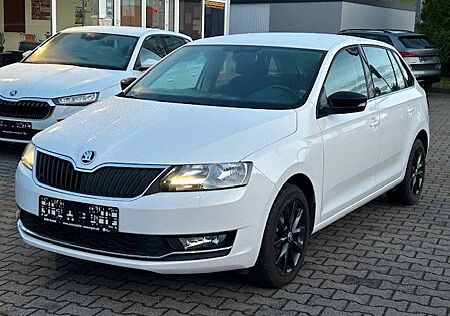 Skoda Rapid Spaceback Style *8xRad/Sitzheiz/Einparkhil