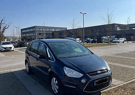 Ford S-Max 2,0TDCi 120kW Champions Edition Champi...