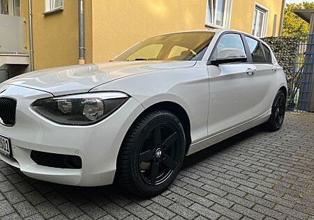 BMW 116d EfficientDynamics Edit. Urban Line Urba...