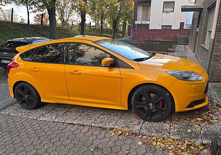 Ford Focus 2,0 EcoBoost ST Leder-Sport-Paket ST