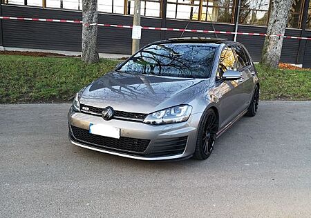 VW Golf Volkswagen 2.0 TDI BMT GTD *PANO*XENON*Sport&Sound