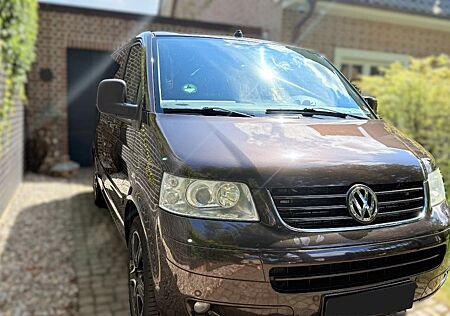 VW T5 Multivan Volkswagen Highline Sport