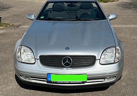 Mercedes-Benz SLK 200 -
