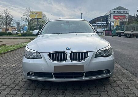 BMW 523i A -