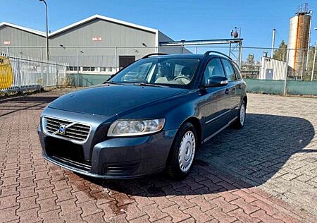 Volvo V50 D2 Summen Top Zustand 3.5 Liter auf 100 km