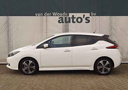 Nissan Leaf N-Connecta 40kWh -NAVI-ECC-PDC-