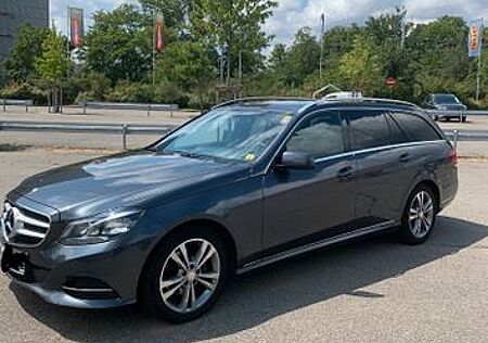 Mercedes-Benz E 200 BlueTEC T -