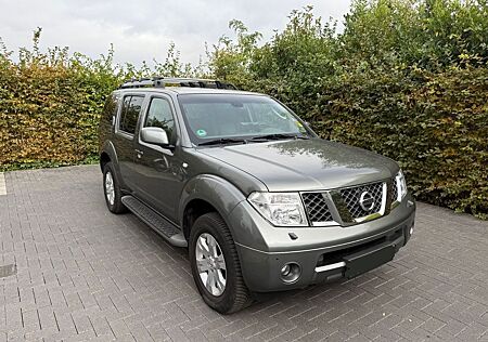 Nissan Pathfinder 2.5 dCi 4WD PLATINUM
