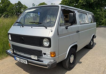VW T3 Volkswagen mit Multivan-Ausstattung