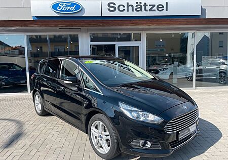 Ford S-Max Titanium*8Fach*Navi*AHK*