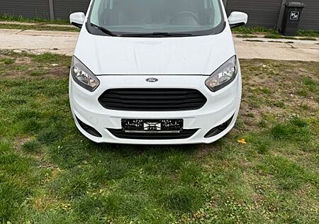 Ford Tourneo Courier 1.0 EcoBoost 74kW Titanium T...