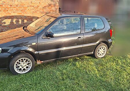 VW Polo Volkswagen 1.4 44kW Basis Basis