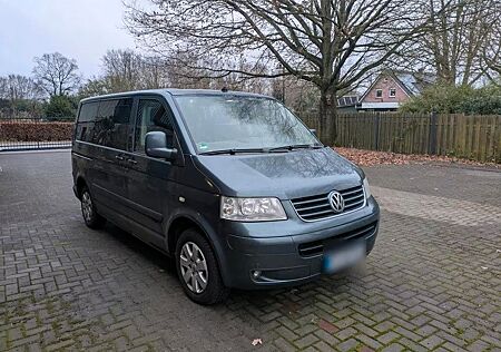 VW T5 Multivan Volkswagen 2,5 TDI