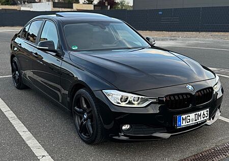 BMW 320D Luxury Line, Vollleder, Panoramadach uvm.