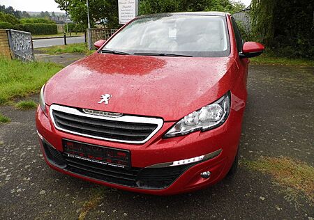 Peugeot 308 Active mit WKR