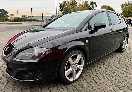 Seat Leon Sport 1.8 FSI /TSI*Bi-Xenon*Navi*PDC*Leder*