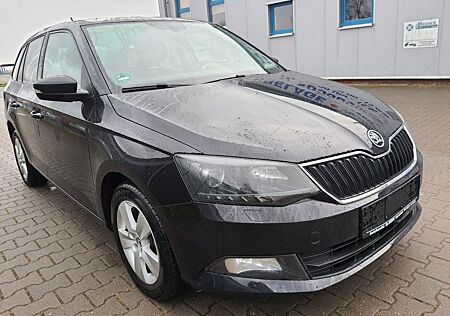 Skoda Fabia Combi Ambition *AHK*Navi*R-kamera*