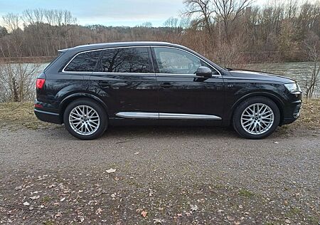 Audi SQ7 4.0 TDI quattro tiptronic - 7 Sitzer