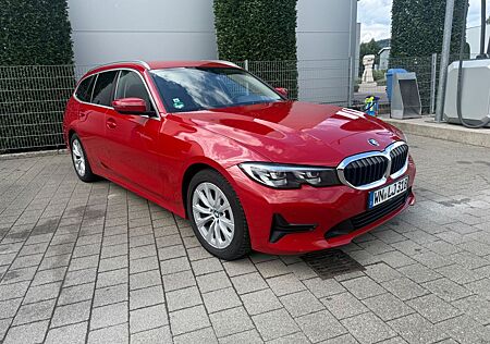 BMW 318d Touring Advantage AHK Harman Kardon liv