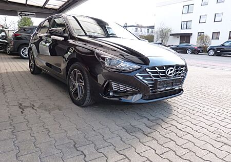 Hyundai i30 KEYLESS APPLE SHZ LHZ KAMERA