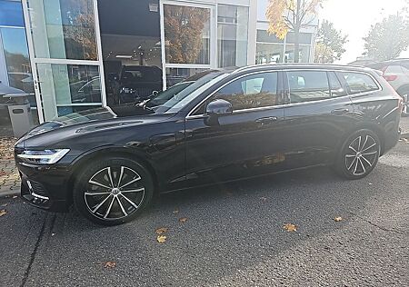 Volvo V60 T6 Recharge Plug-In Hybrid AWD Core