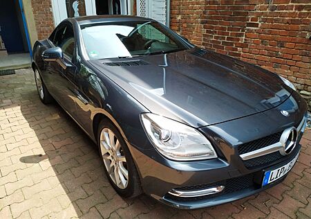 Mercedes-Benz SLK 200 BlueEFFICIENCY -