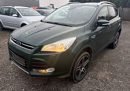 Ford Kuga 2,0 TDCi Titanium*Austauschmotor*Allrad*