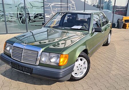 Mercedes-Benz E 200 200 H-Kennzeichen