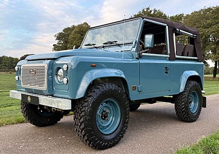 Land Rover Defender 90 Heritage Blue , leather / teak