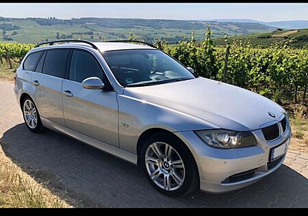 BMW 330xi touring -