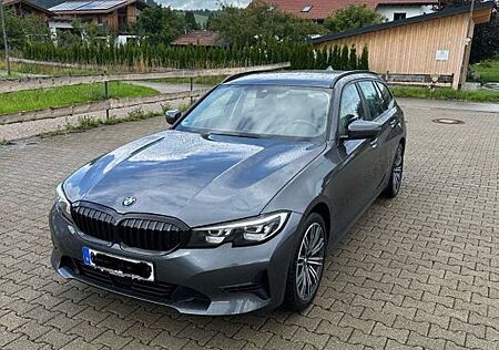 BMW 320d xDrive Touring AHK