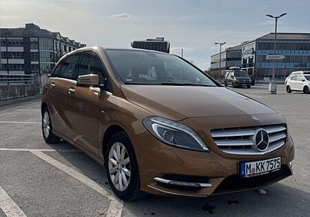 Mercedes-Benz B 200 BlueEFFICIENCY Edition 1 Edition 1