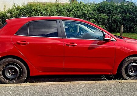 Kia Rio 1.0 T-GDI 100 Dream-Team Edition Dream-T...