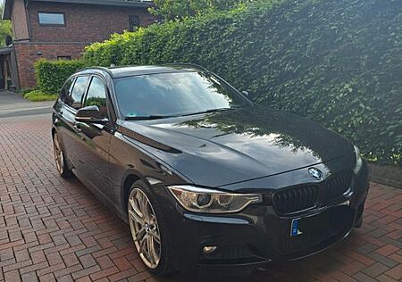 BMW 320i Touring - M Paket Shadowline Alcantara