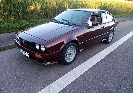Alfa Romeo GTV