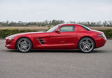 Mercedes-Benz SLS AMG 6.2 V8 -