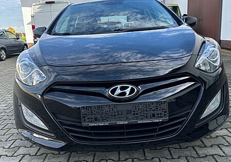 Hyundai i30 gebraucht kaufen Hyundai i30 1.4 Classic Classic
